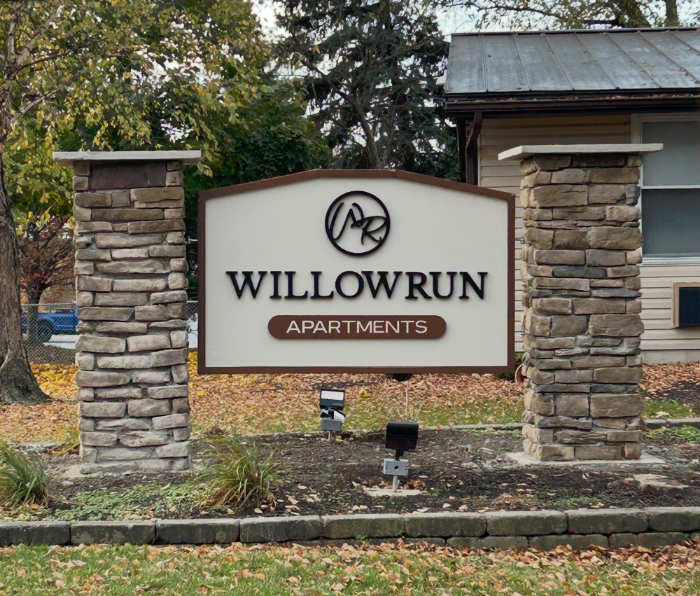 Willow Run Apartments Sign
