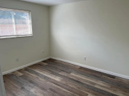 Property photo thumbnail 4