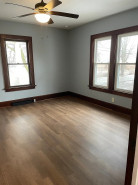 Property photo thumbnail 4