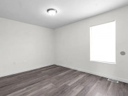 Property photo thumbnail 5