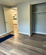 Property photo thumbnail 3