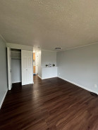 Property photo thumbnail 4